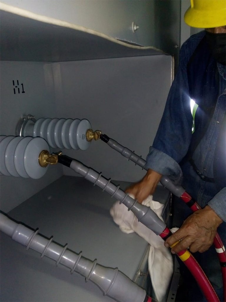 Filtrado y desgasificado del aceite dieléctrico